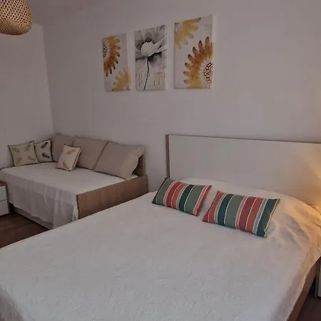 Tale Holiday Apartment アパート Tale